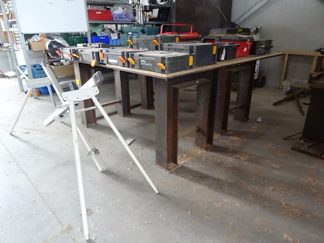 Metalen werkbank - afbeelding 4 van  4