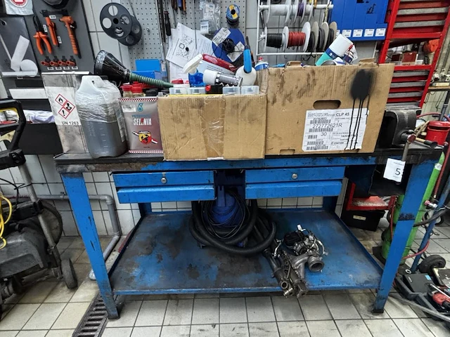 Metalen werkbank - afbeelding 1 van  6