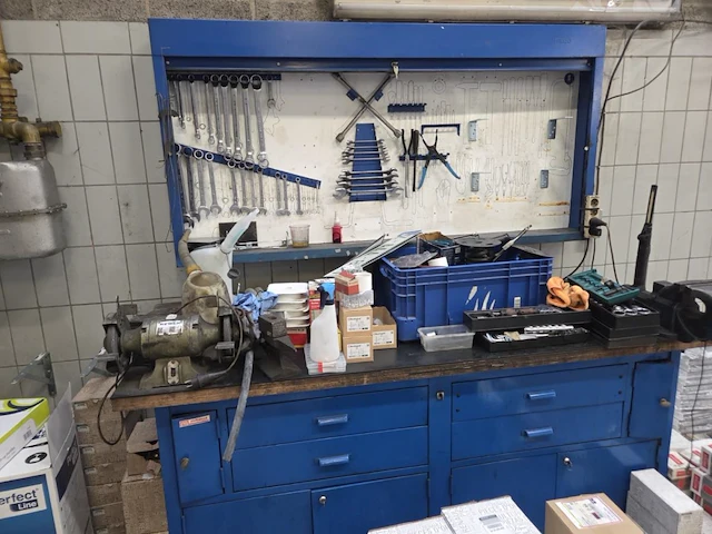 Metalen werkbank - afbeelding 1 van  11