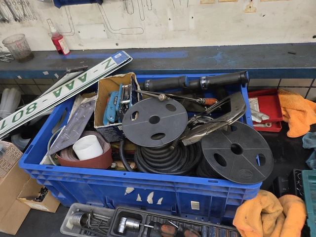 Metalen werkbank - afbeelding 8 van  11