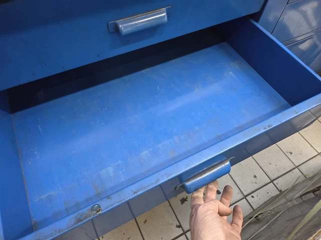 Metalen werkbank - afbeelding 10 van  11