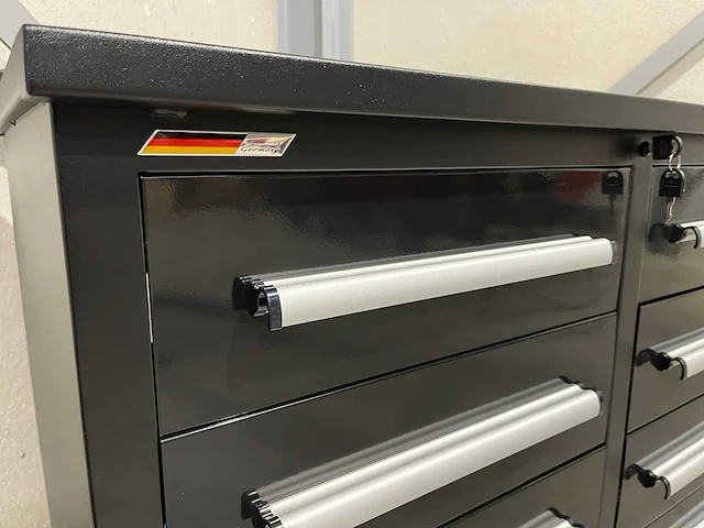 Metalen werkbank - afbeelding 5 van  14