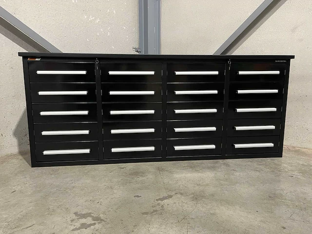 Metalen werkbank - afbeelding 8 van  14