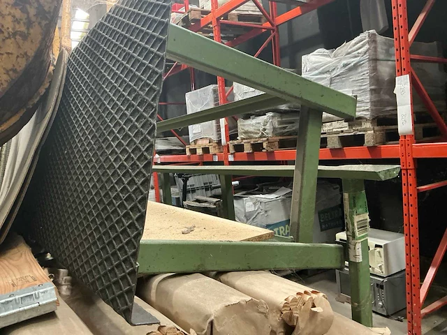 Metalen werkbank - afbeelding 1 van  3