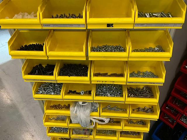 Metalen werkkast met inhoud - afbeelding 4 van  15