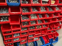 Metalen werkkast met inhoud - afbeelding 12 van  15