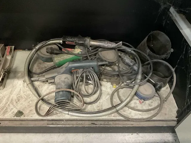 Metalen werkplaatskast met inhoud - afbeelding 2 van  8
