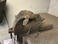 Metalen werktafel met inhoud - afbeelding 2 van  7