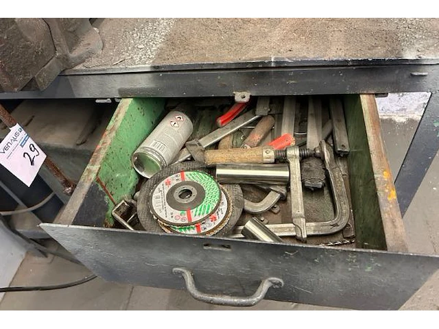 Metalen werktafel met inhoud - afbeelding 7 van  7