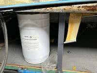 Metalen werktafel met inhoud - afbeelding 8 van  17