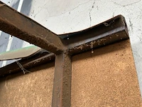 Metalen werktafel met inhoud - afbeelding 16 van  17