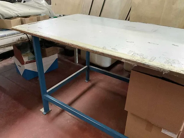 Metalen werktafel vv houten bovenblad - afbeelding 3 van  5