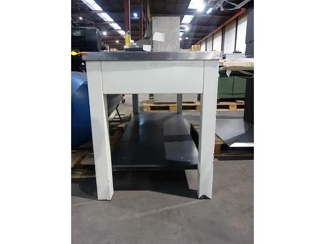 Metalen werktafel - afbeelding 2 van  3