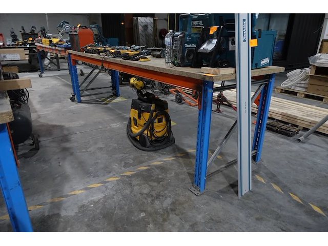 Metalen werktafel - afbeelding 1 van  2