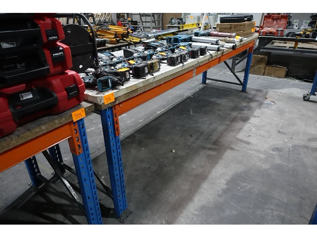 Metalen werktafel - afbeelding 1 van  2