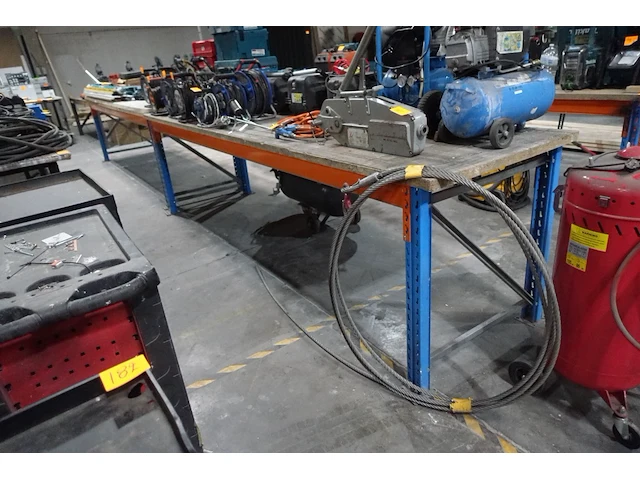 Metalen werktafel - afbeelding 1 van  3