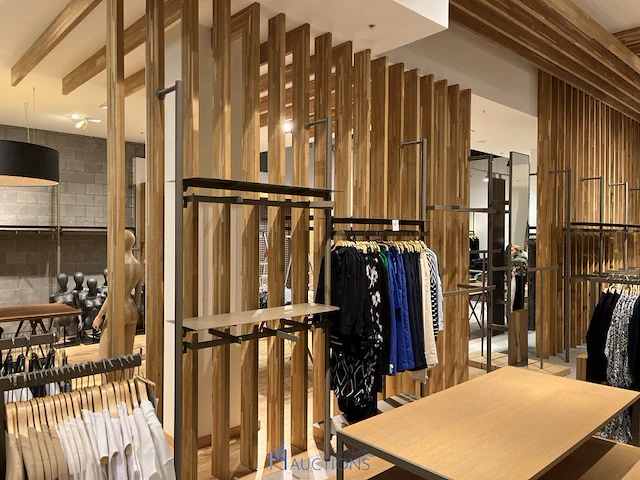Metalen winkel inrichting / metalen wandrekken - afbeelding 4 van  9