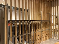 Metalen winkel inrichting / metalen wandrekken - afbeelding 5 van  9