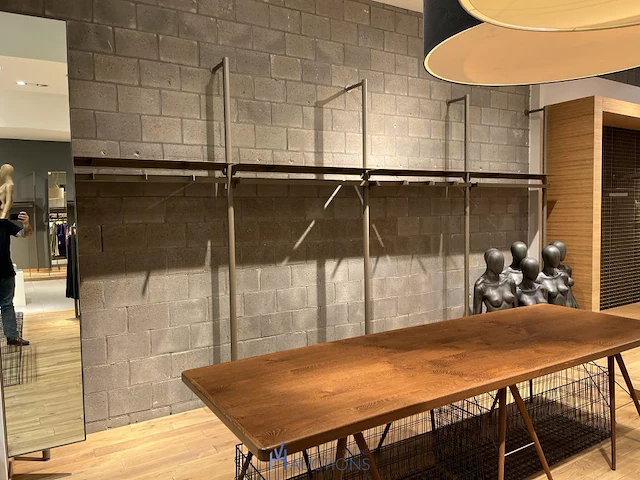 Metalen winkel inrichting / metalen wandrekken - afbeelding 8 van  9