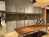 Metalen winkel inrichting / metalen wandrekken - afbeelding 8 van  9