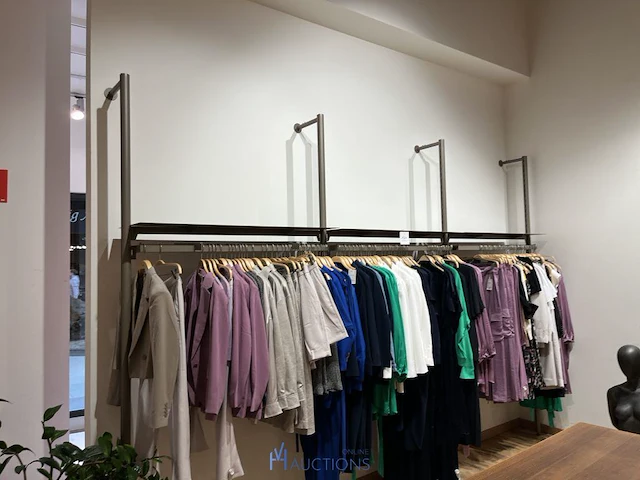 Metalen winkel inrichting / metalen wandrekken - afbeelding 9 van  9