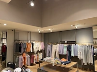 Metalen winkel inrichting / metalen wandrekken - afbeelding 5 van  9