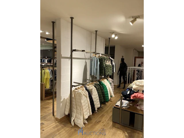 Metalen winkel inrichting / metalen wandrekken - afbeelding 6 van  9