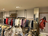 Metalen winkel inrichting / metalen wandrekken - afbeelding 7 van  9