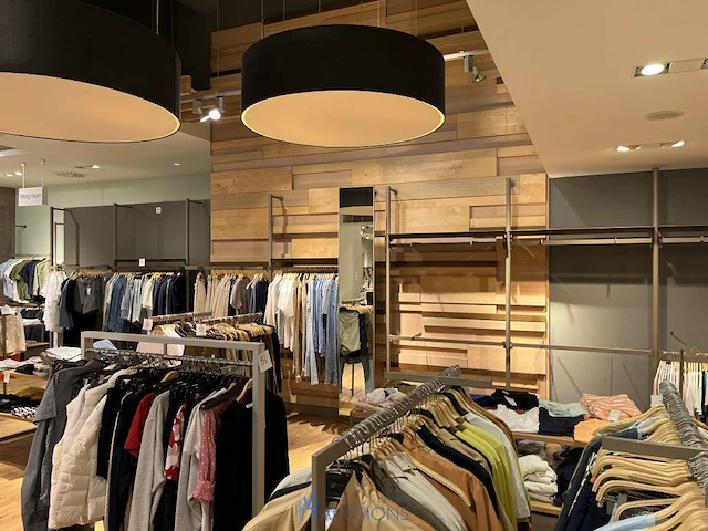 Metalen winkel inrichting / metalen wandrekken - afbeelding 2 van  7