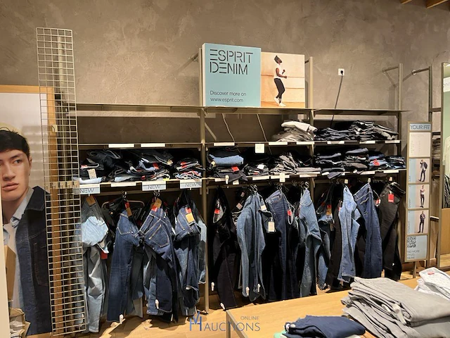 Metalen winkel inrichting / metalen wandrekken - afbeelding 5 van  7