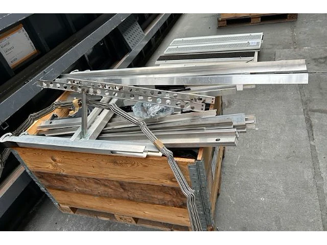 Metalen - afbeelding 5 van  8