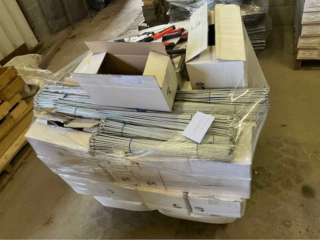 Metalstud hulpstukken - afbeelding 1 van  4