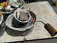 Metselkuip met divers metselgereedschap (3x) - afbeelding 9 van  14
