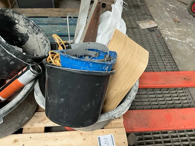 Metserskuip met inhoud (2x) - afbeelding 2 van  7
