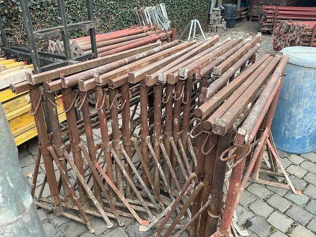 Metsschragen / metserschoren steiger (19x) - afbeelding 2 van  2