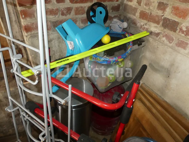 Meubels, consumptiegoederen - afbeelding 21 van  72