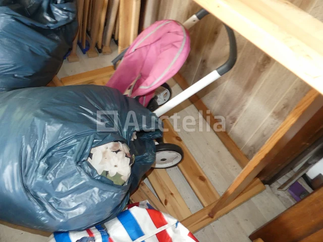 Meubels, consumptiegoederen - afbeelding 33 van  82