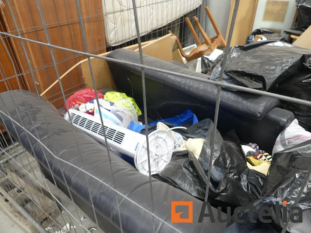 Meubels en consumptiegoederen (beslag) - afbeelding 1 van  5