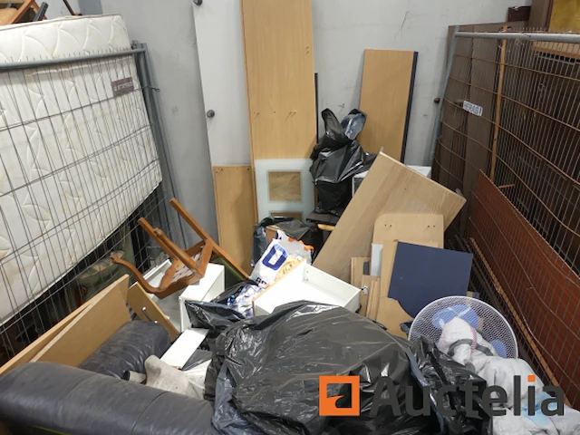 Meubels en consumptiegoederen (beslag) - afbeelding 4 van  5