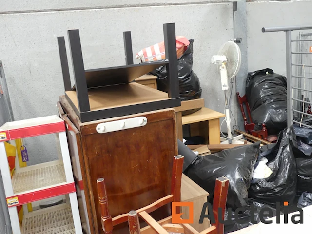 Meubels en consumptiegoederen (beslag) - afbeelding 1 van  6