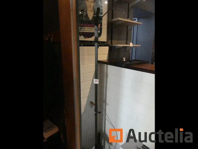 Meubels, serviesgoed - afbeelding 2 van  10