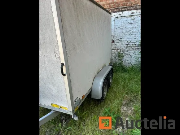 Meubilair en apparatuur verschillend