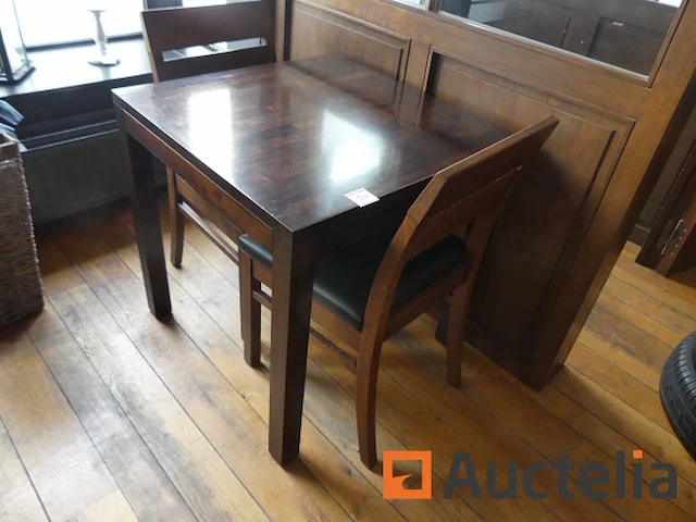 Meubilair; tafels en stoelen - afbeelding 1 van  7