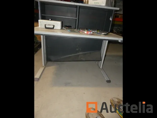 Meubilair van bureautafel en kleine apparatuur van bureautafel - afbeelding 7 van  9