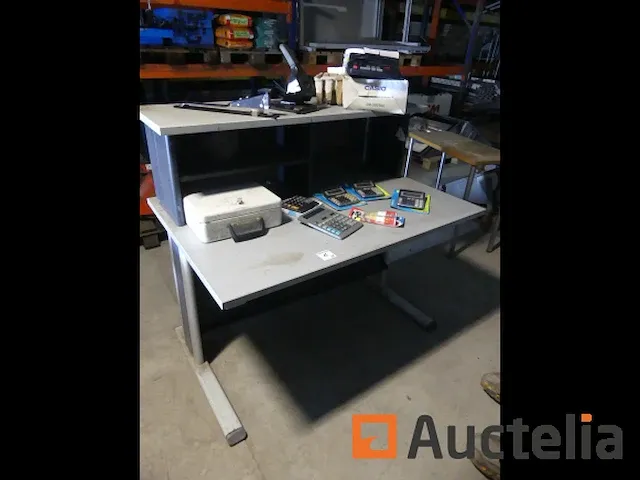 Meubilair van bureautafel en kleine apparatuur van bureautafel - afbeelding 8 van  9