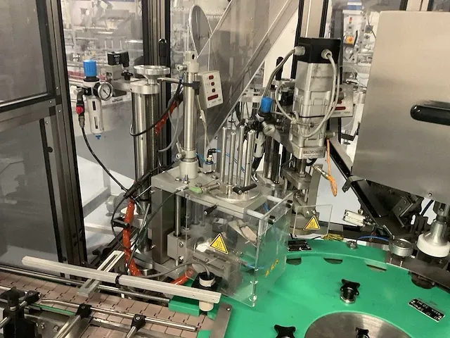 Mewes gkv-kombi flacon afsluitmachine - afbeelding 4 van  18