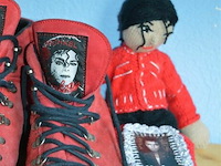 Micheal jackson schoenen + popje - afbeelding 3 van  3
