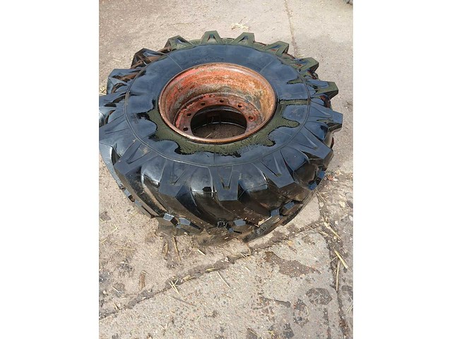 Michelin 18r19.5 xf double x – band op stalen velg - afbeelding 2 van  5