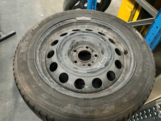 Michelin alpin 5 stalen velg met band (4x) - afbeelding 2 van  5