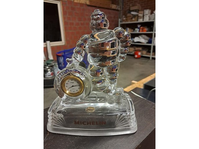 Michelin cristal met ingewerkte klok - afbeelding 1 van  8